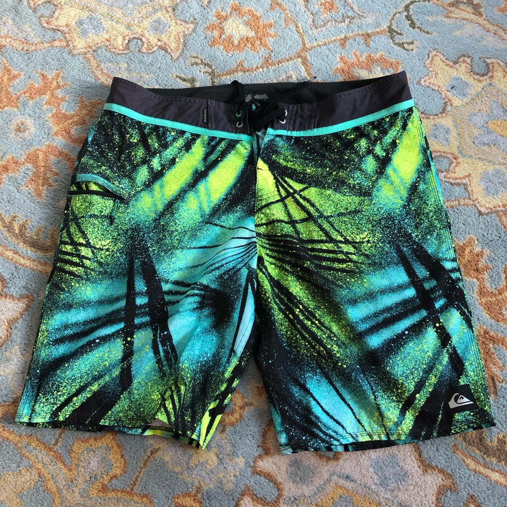 Men’s Quicksilver board shorts